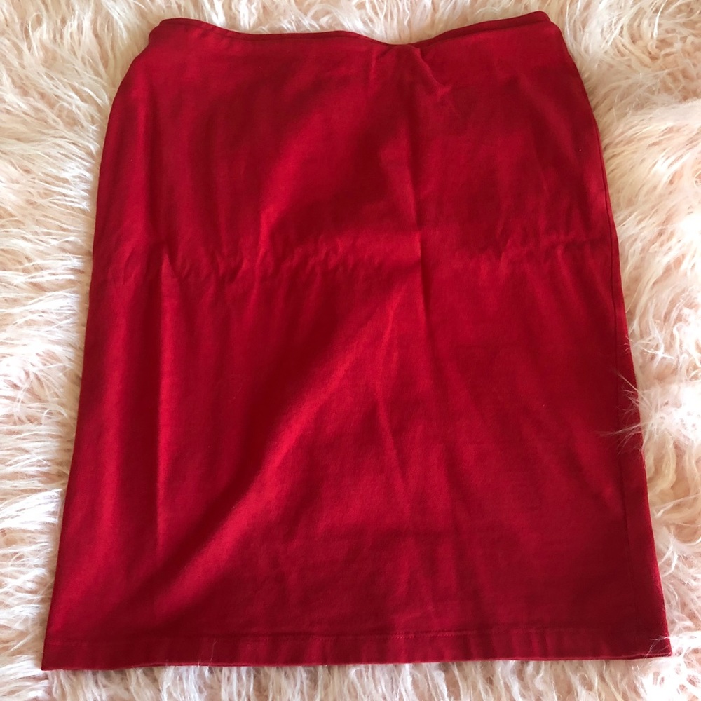 Red pencil skirt - Picture 2 of 3